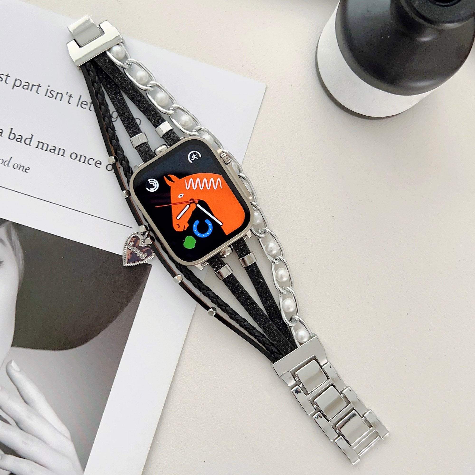 For Apple Watch Series 9 8 7 41mm 6 5 4 SE (2023) SE (2022) SE 40mm 3 2 1 38mm Metal Leather Band Heart Pendant Bracelet Watch Strap For Apple Watch Series 9 8 7 41mm 6 5 4 SE (2023) SE (2022) SE 40mm 3 2 1 38mm Metal Leather Band Heart Pendant Bracelet Watch Strap